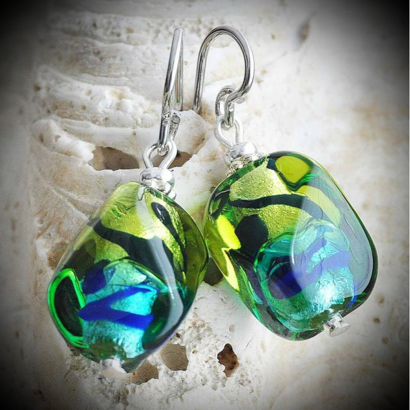 Sasso di due toni di verde orecchini in vetro di murano, verde e blu